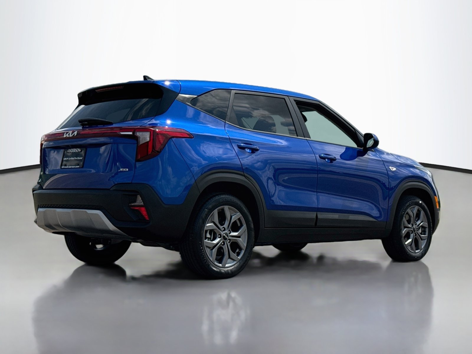Used 2024 Kia Seltos LX AWD/4WD image 7