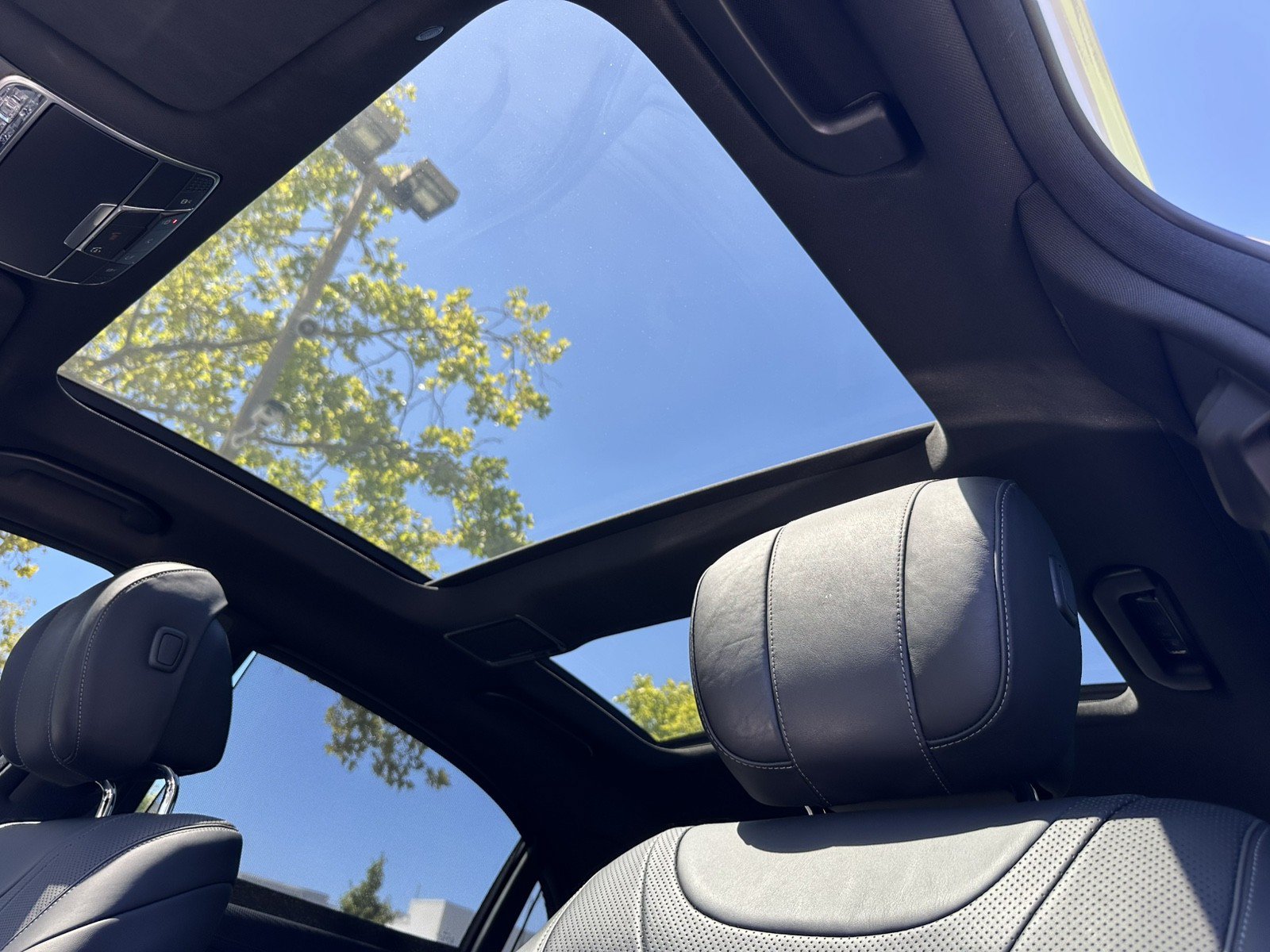 Used 2020 Mercedes-Benz S 560 4MATIC Sedan w/ AMG Line Exterior image 28