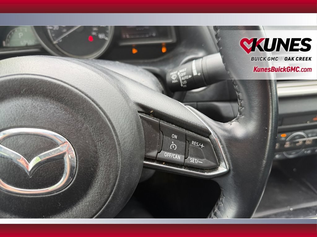 Used 2018 MAZDA MAZDA3 Touring FWD image 18