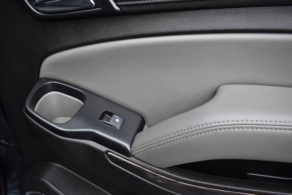 Used 2020 Chevrolet Tahoe LT w/ Luxury Package image 13