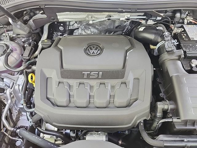 Certified 2024 Volkswagen Tiguan SE R-Line AWD/4WD image 28