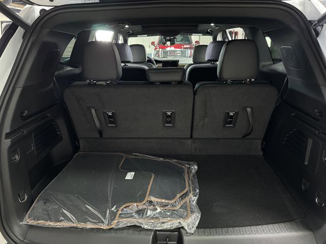 New 2026 GMC Acadia AT4 w/ Luxury Package AWD/4WD image 13