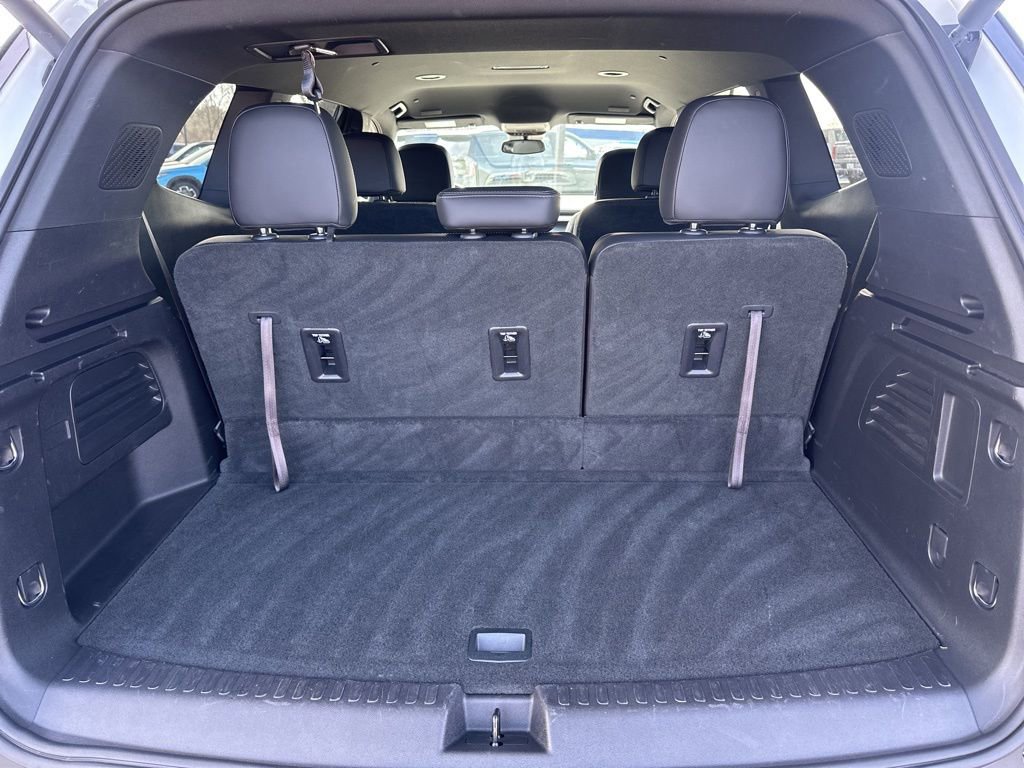 Used 2025 Buick Enclave Preferred image 9