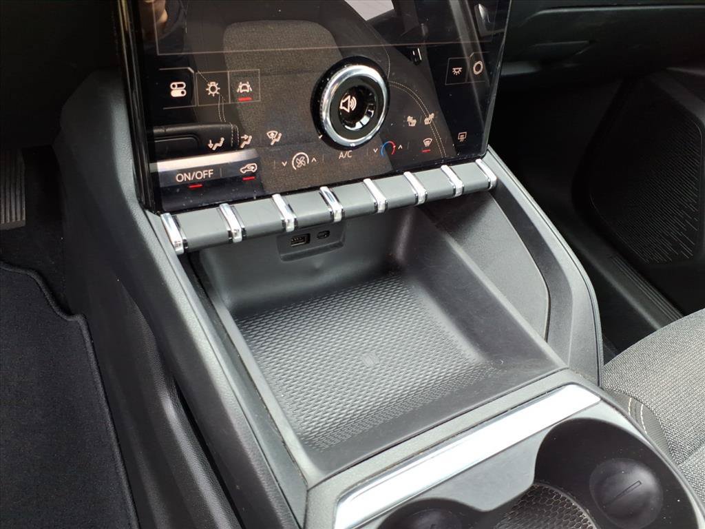 Used 2025 GMC Terrain Elevation w/ Technology Package II AWD/4WD image 30