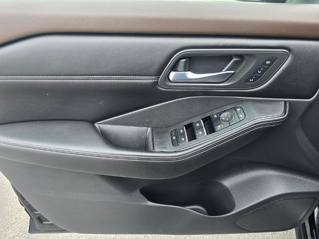 Certified 2022 Nissan Rogue SL w/ SL Premium Package image 19