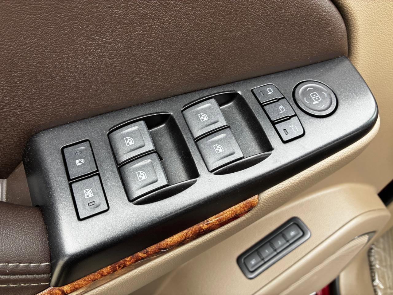 Used 2020 Chevrolet Suburban Premier RWD image 11