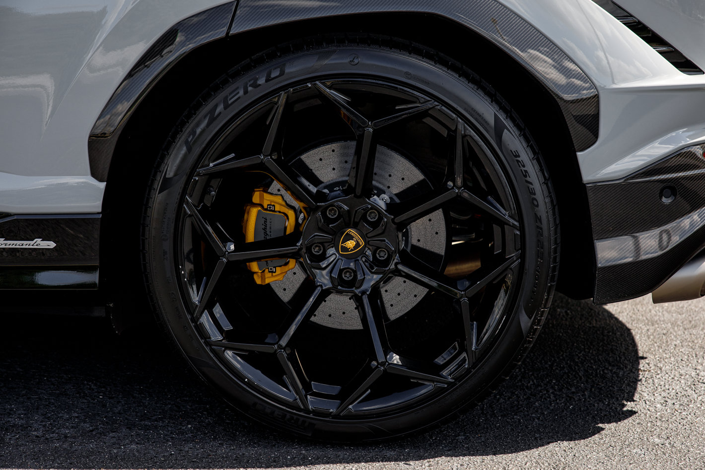 Used 2024 Lamborghini Urus Performante AWD/4WD image 8