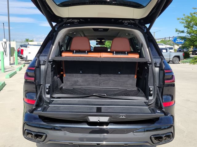 Used 2025 BMW X7 M60i AWD/4WD image 14