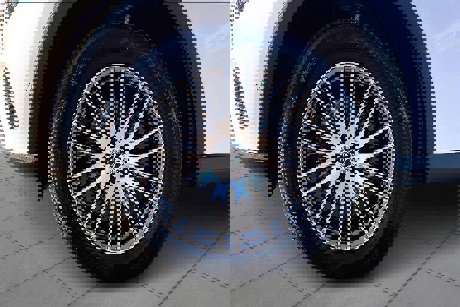 Certified 2025 Mercedes-Benz GLC 300 4MATIC image 10