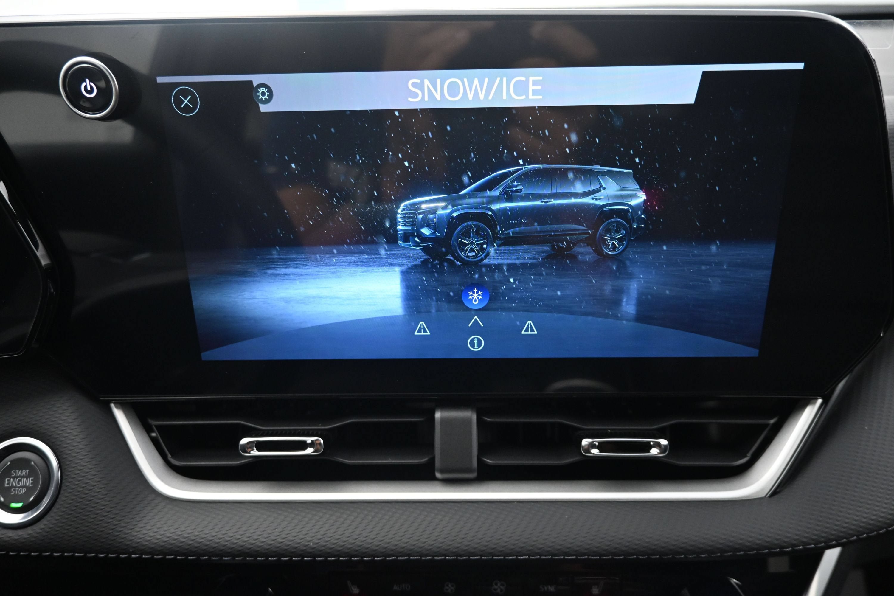 New 2027 Chevrolet Equinox LT w/ Convenience Package II FWD image 24