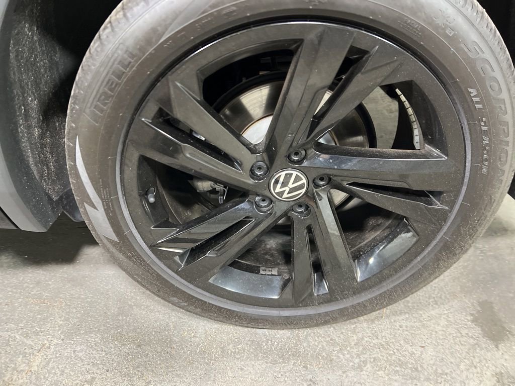 Used 2024 Volkswagen Tiguan SE R-Line image 42