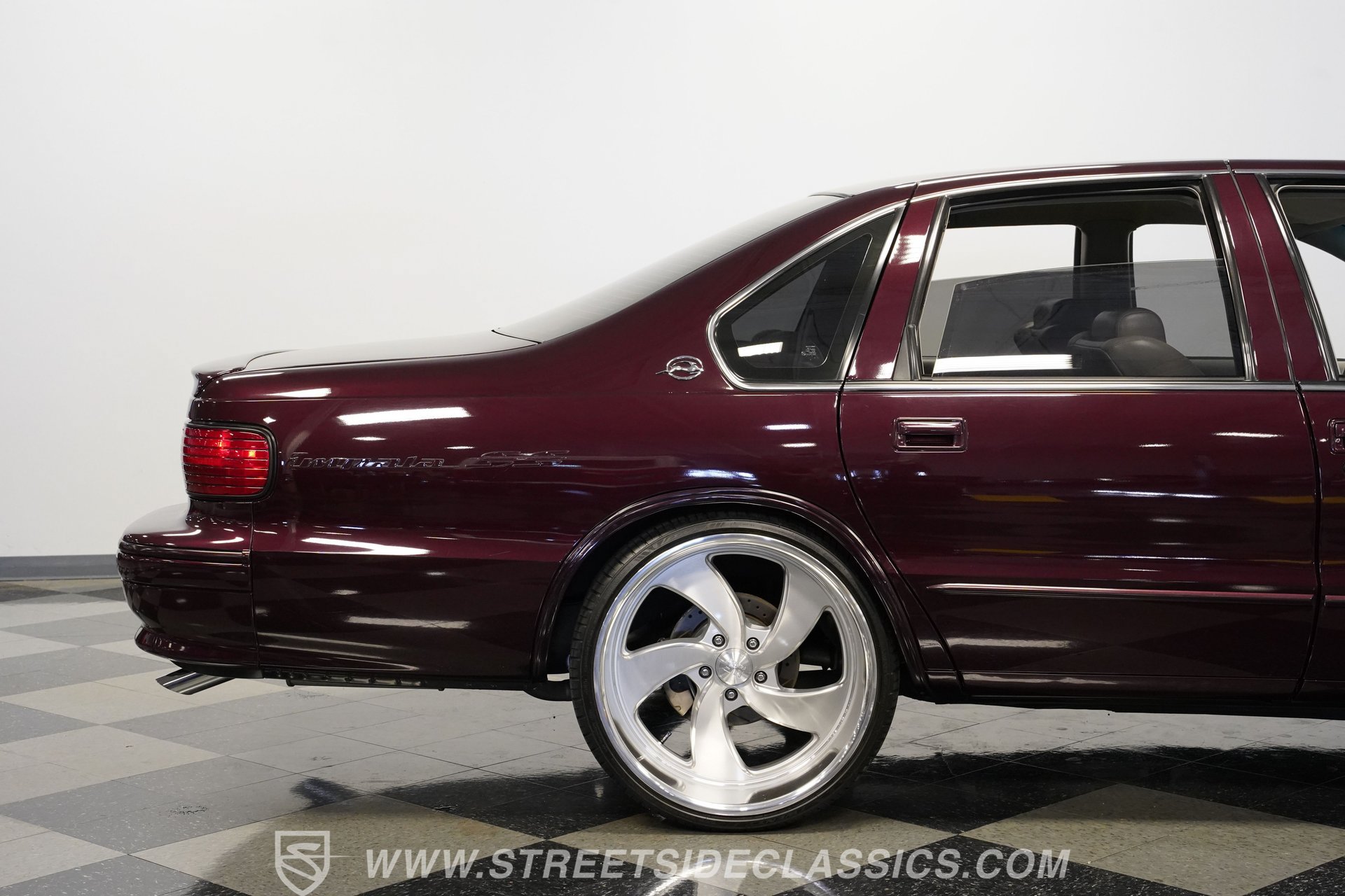 Used 1996 Chevrolet Impala SS RWD image 30