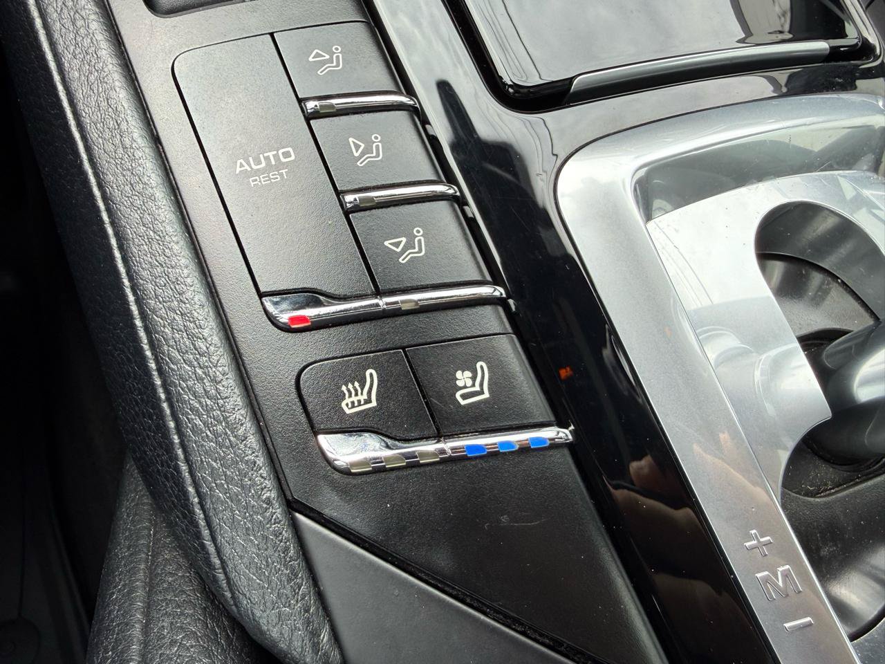 Used 2016 Porsche Cayenne S AWD/4WD image 19