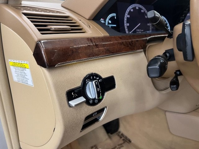 Used 2009 Mercedes-Benz S 550 4MATIC image 11