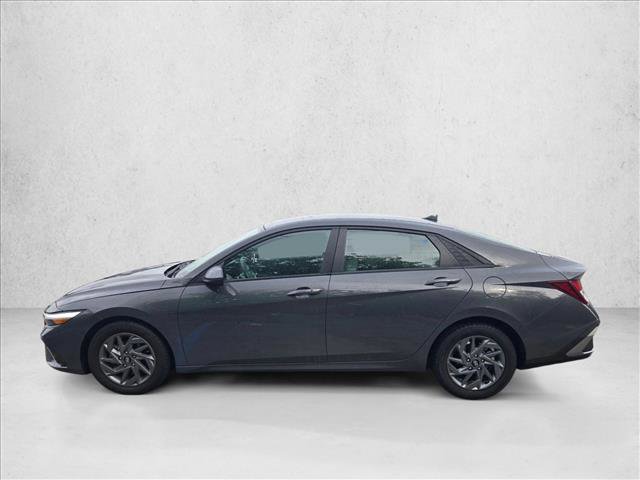 Used 2024 Hyundai Elantra SEL FWD image 8