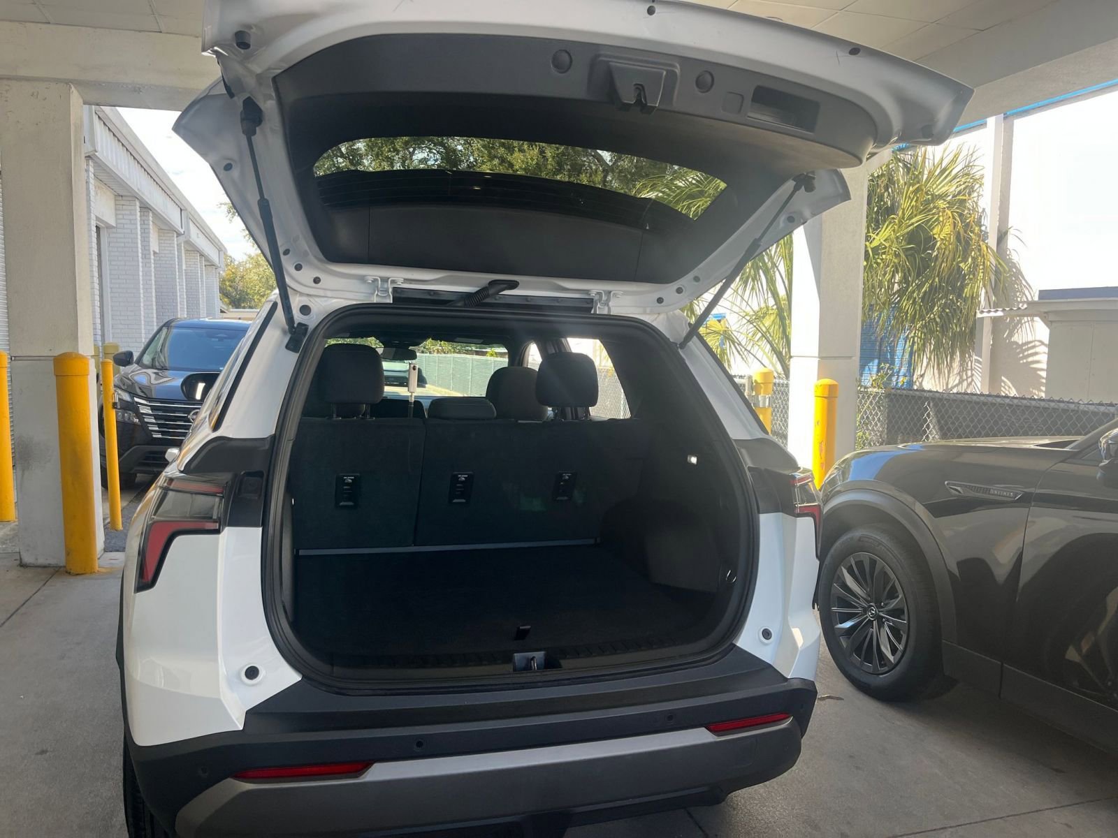 Used 2025 Chevrolet Equinox LT image 32