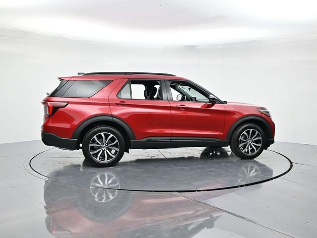 New 2026 Ford Explorer ST-Line image 3
