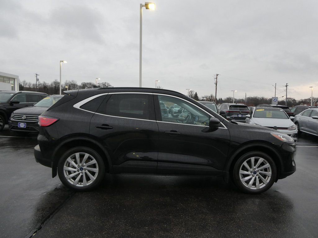 Used 2022 Ford Escape Titanium w/ Titanium Elite Package AWD/4WD image 2