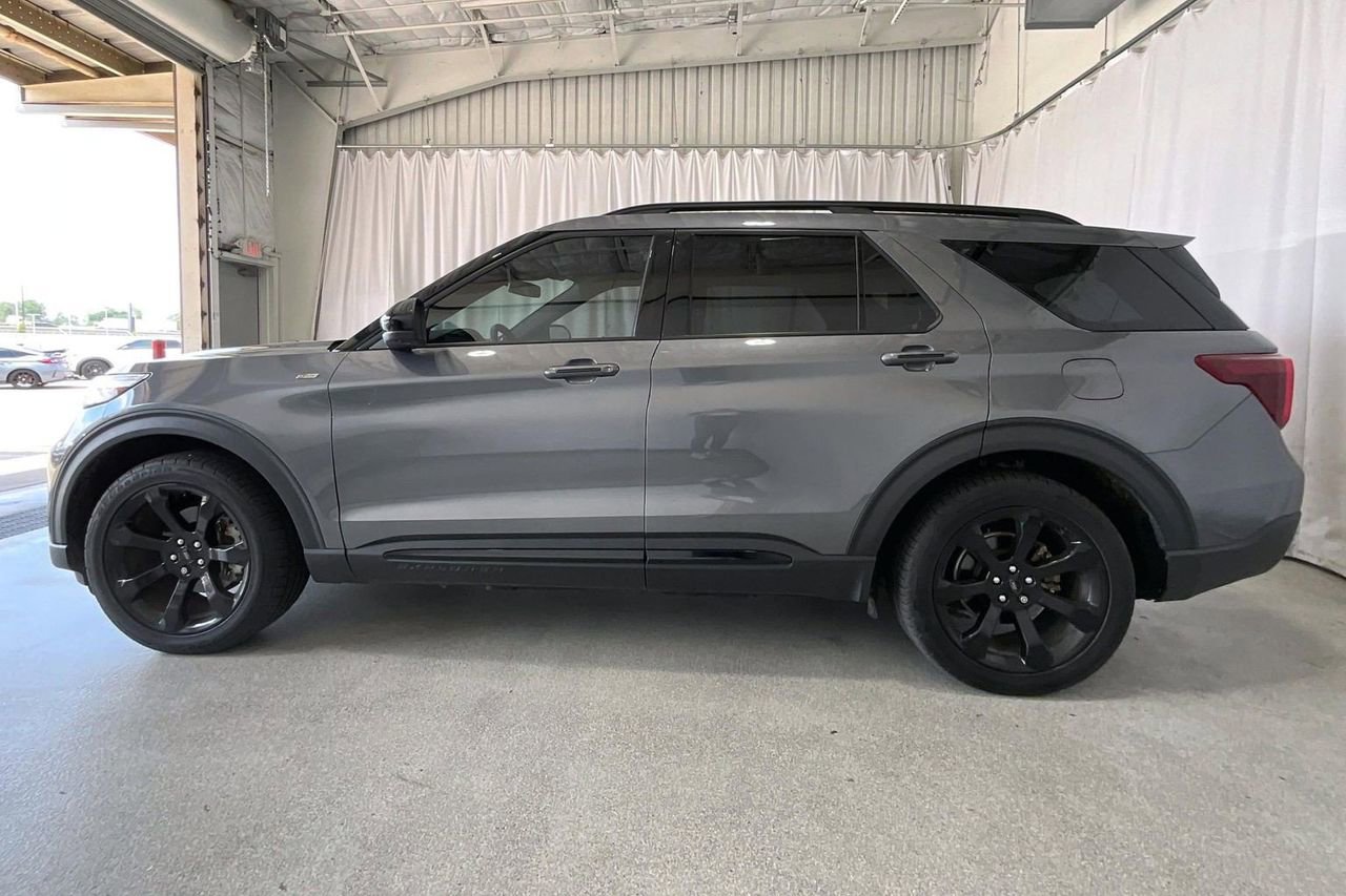 Used 2023 Ford Explorer ST-Line w/ Class IV Trailer Tow Package image 26