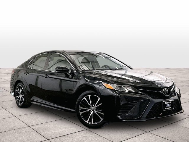 Used 2018 Toyota Camry SE FWD image 2