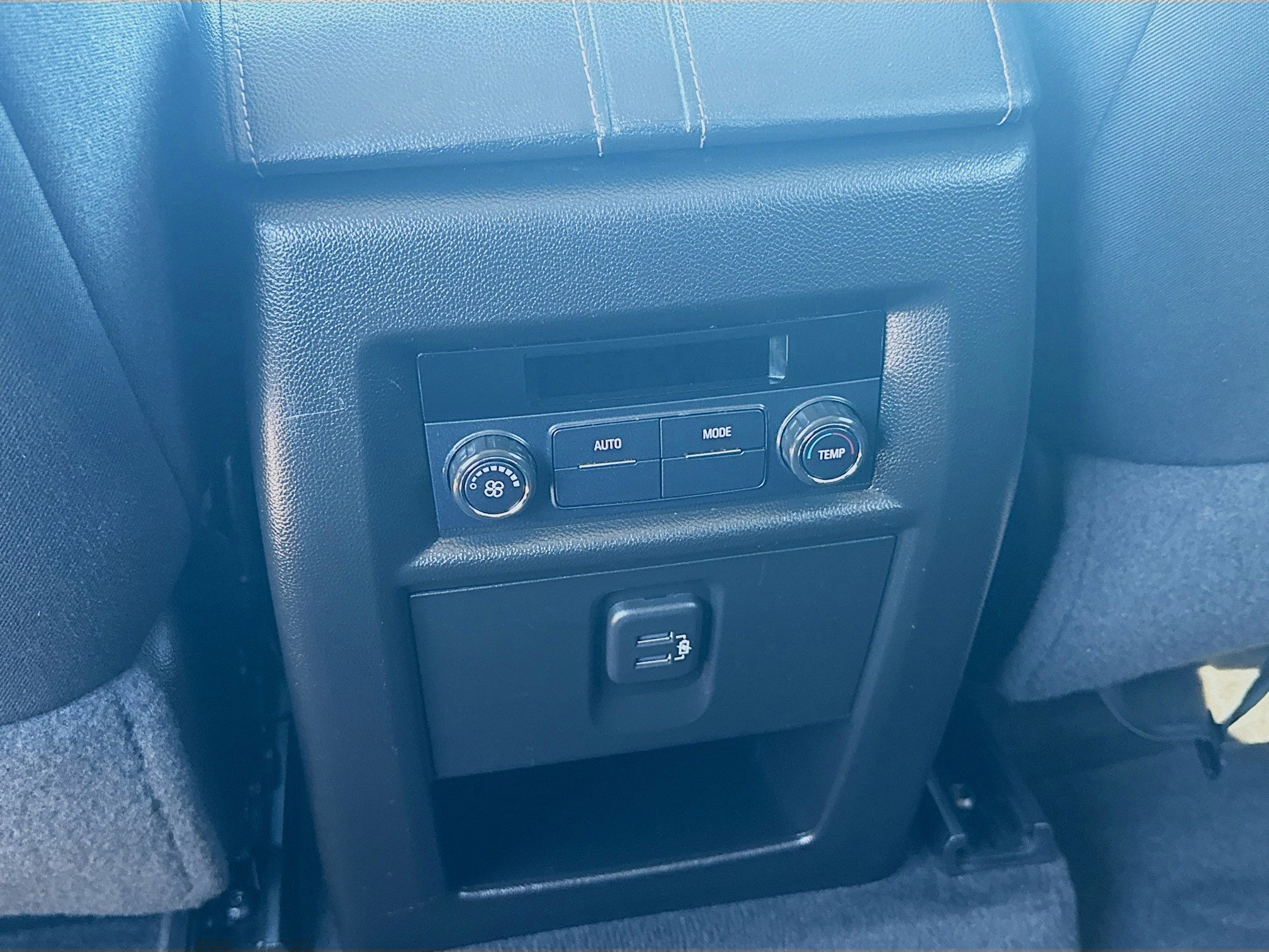 Used 2020 Chevrolet Traverse LT image 22