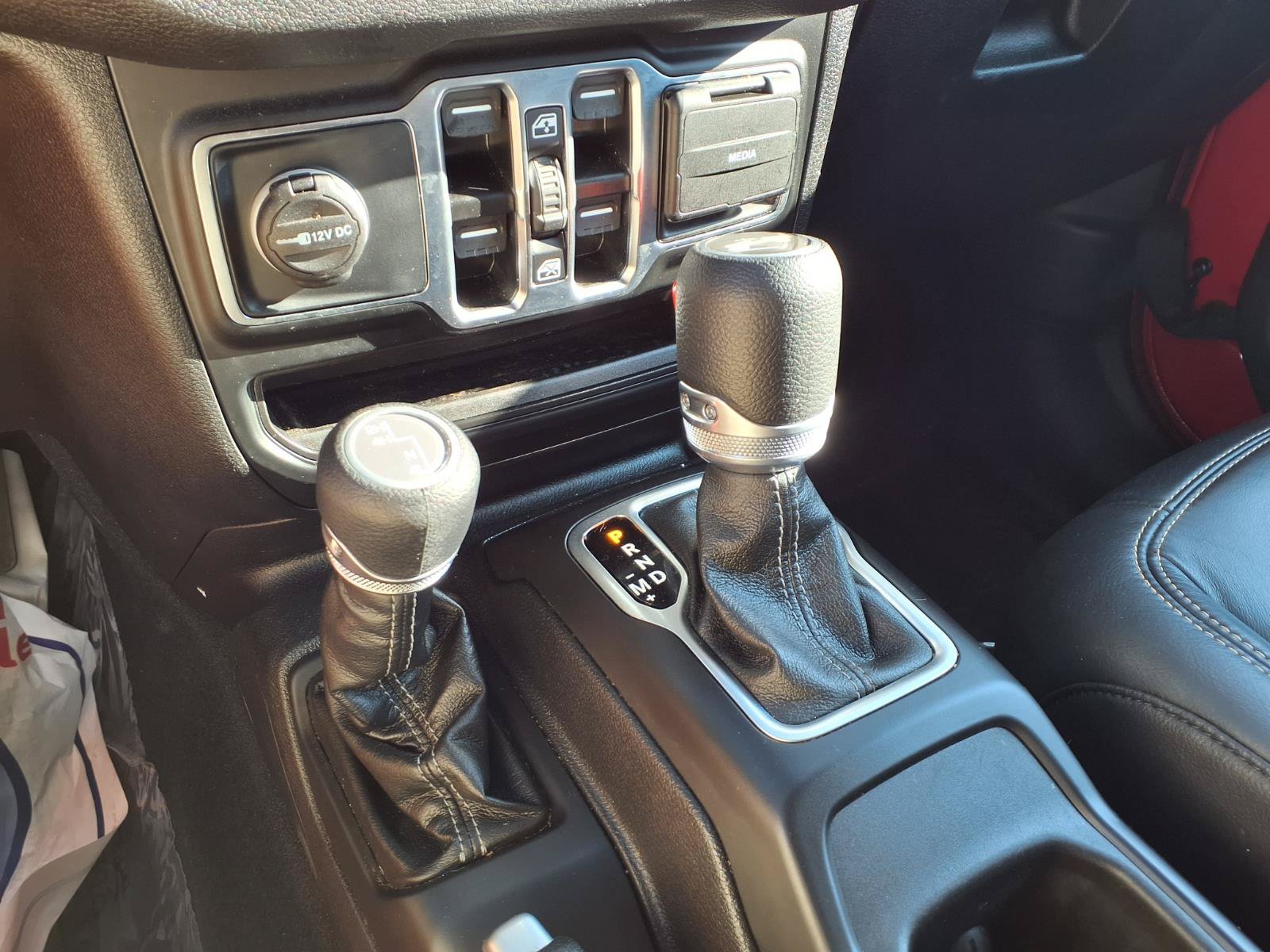 Used 2025 Jeep Wrangler Unlimited Sport AWD/4WD image 8