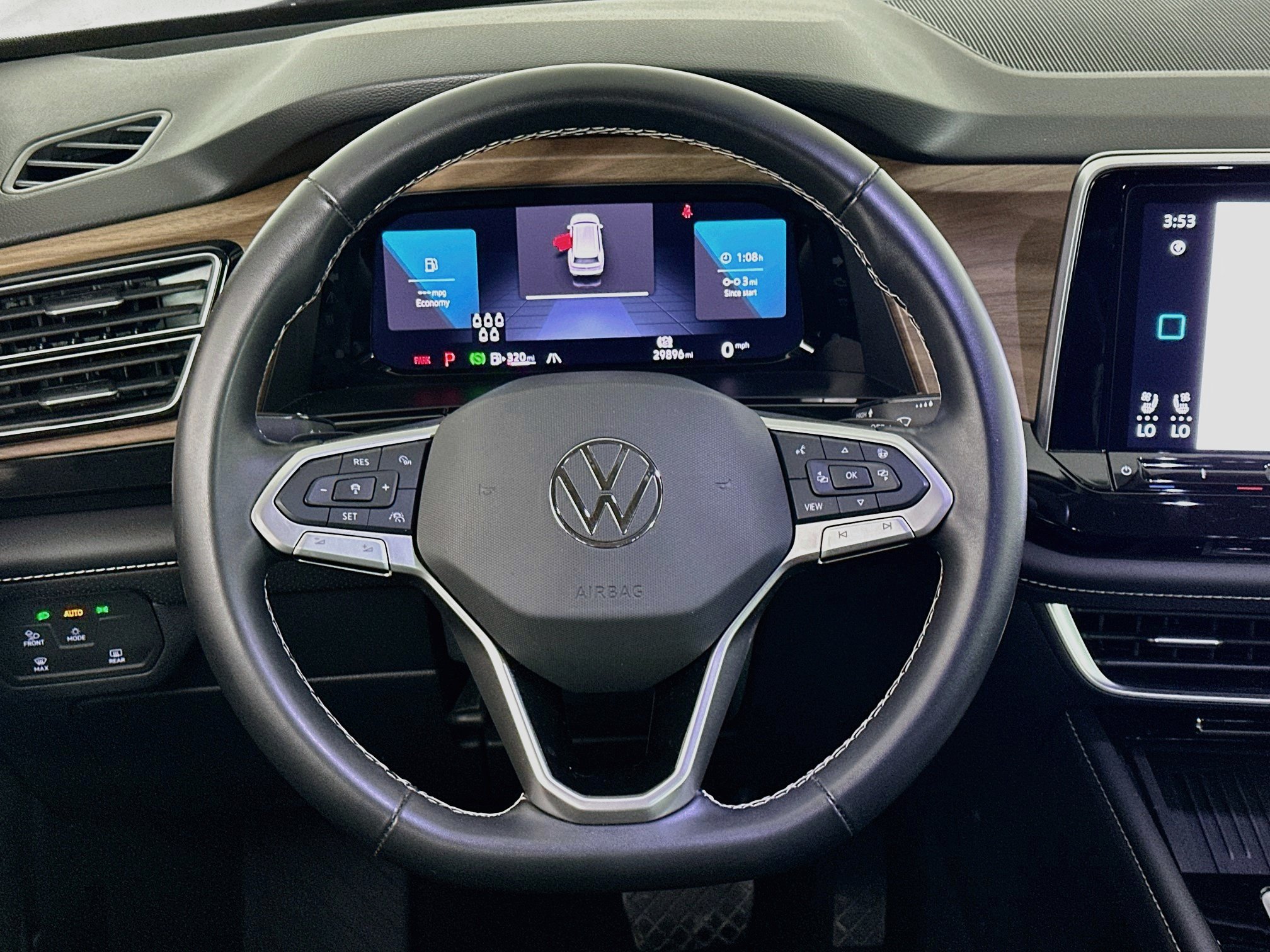 Used 2025 Volkswagen Atlas SE FWD image 18