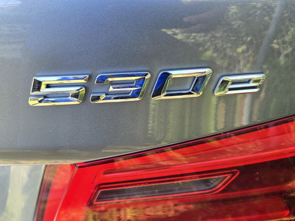 Used 2018 BMW 530e RWD image 9