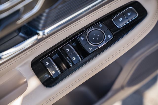 Used 2022 Lincoln Corsair AWD w/ Premium Package image 39