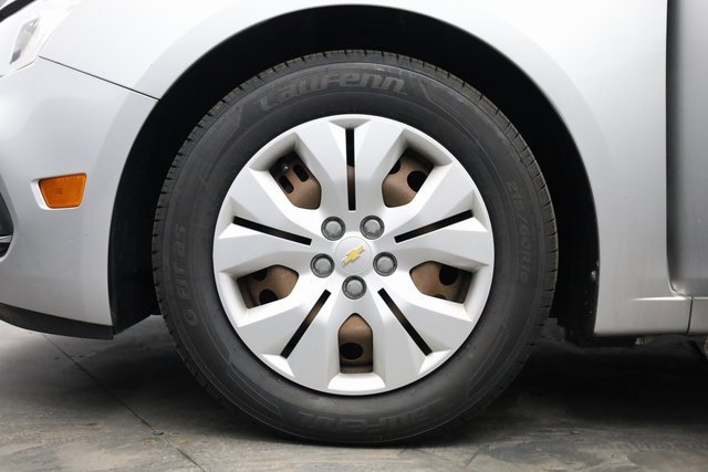 Used 2016 Chevrolet Cruze LS image 8