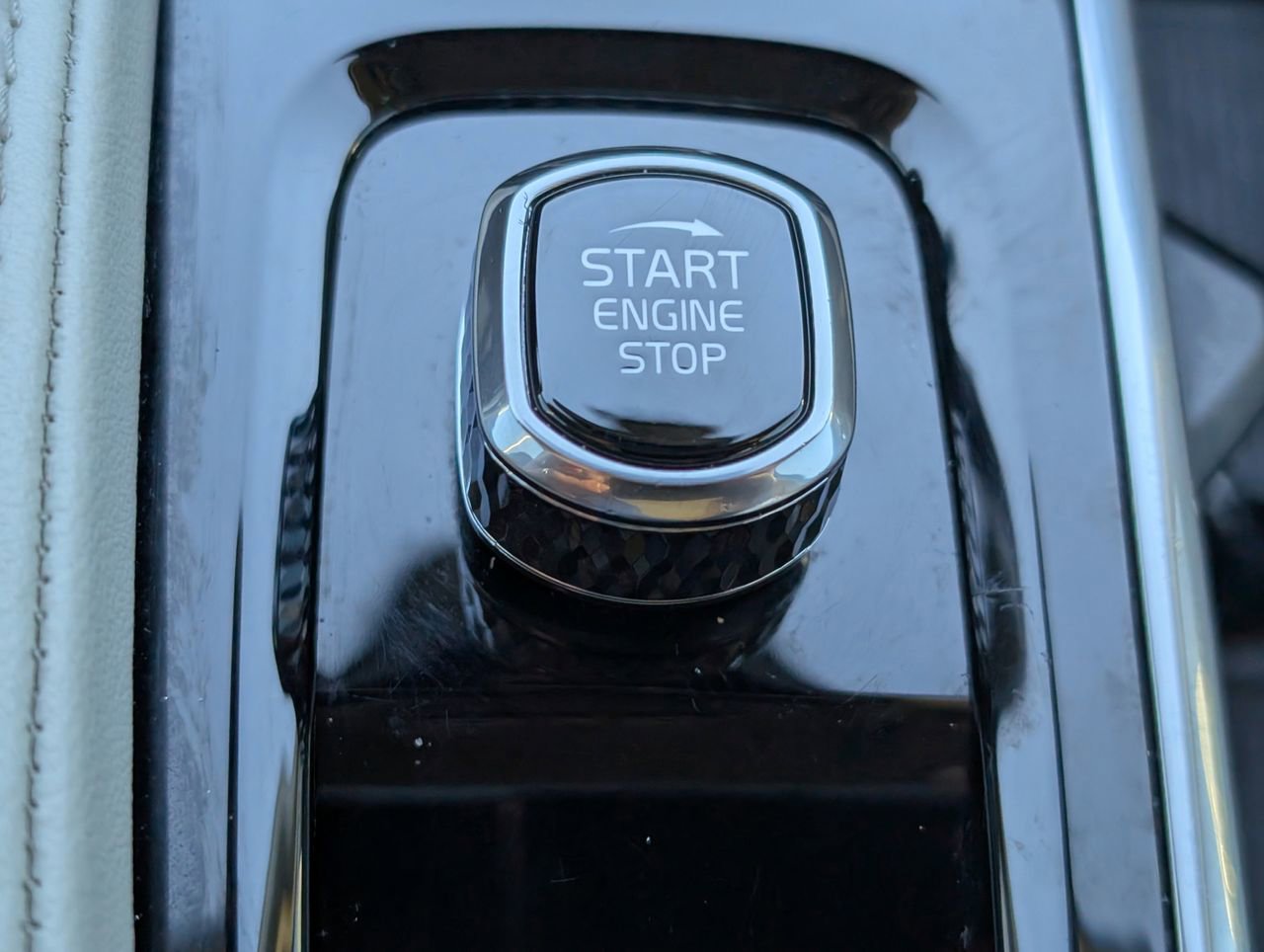 Used 2025 Volvo XC90 B6 Ultra w/ Lounge Package image 19