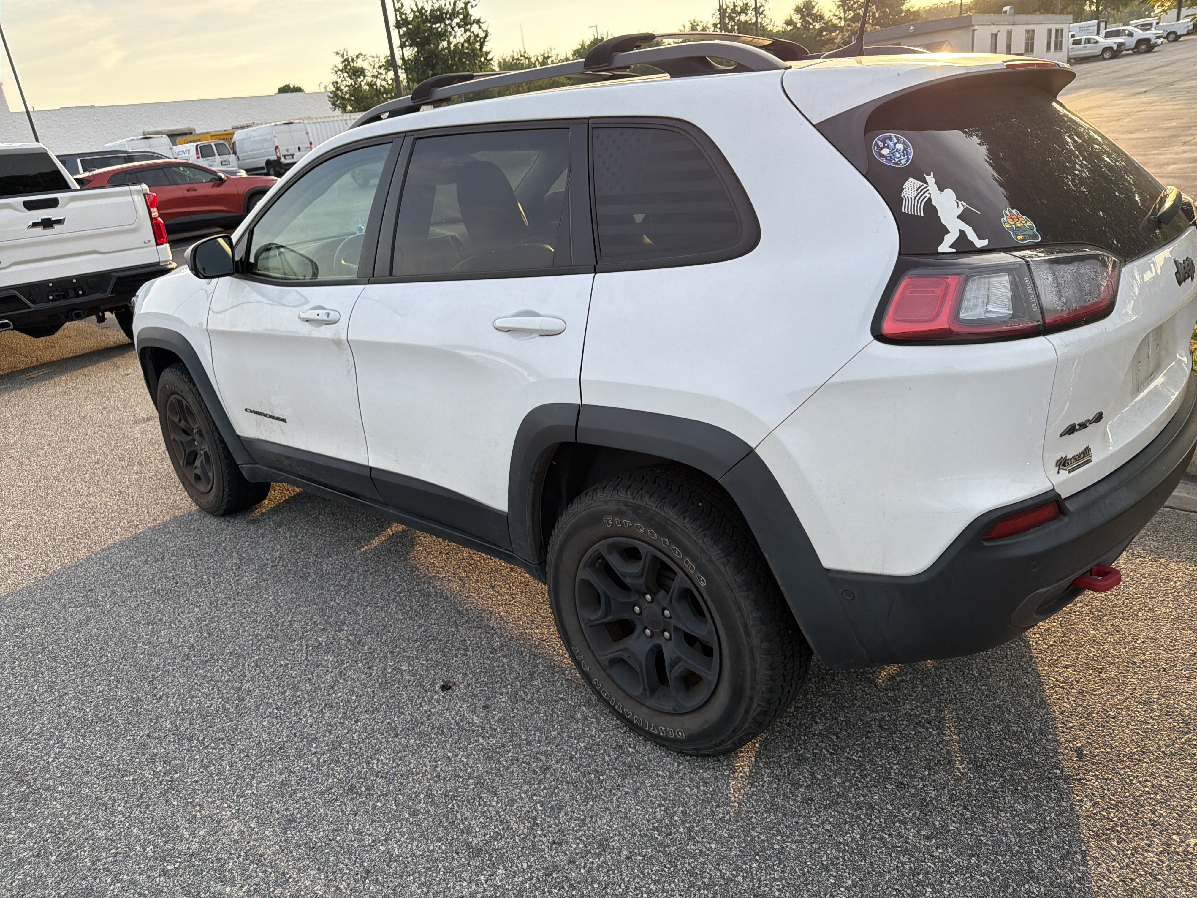 Used 2021 Jeep Cherokee Trailhawk w/ Sun, Sound & Nav Group AWD/4WD image 9