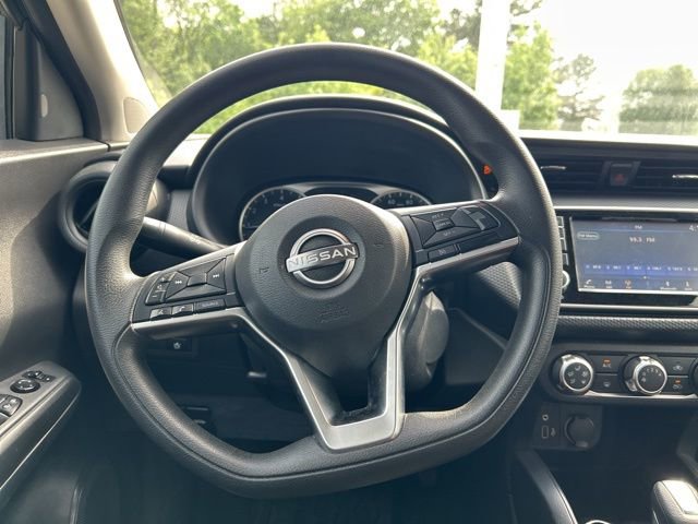 Used 2022 Nissan Kicks S FWD image 19