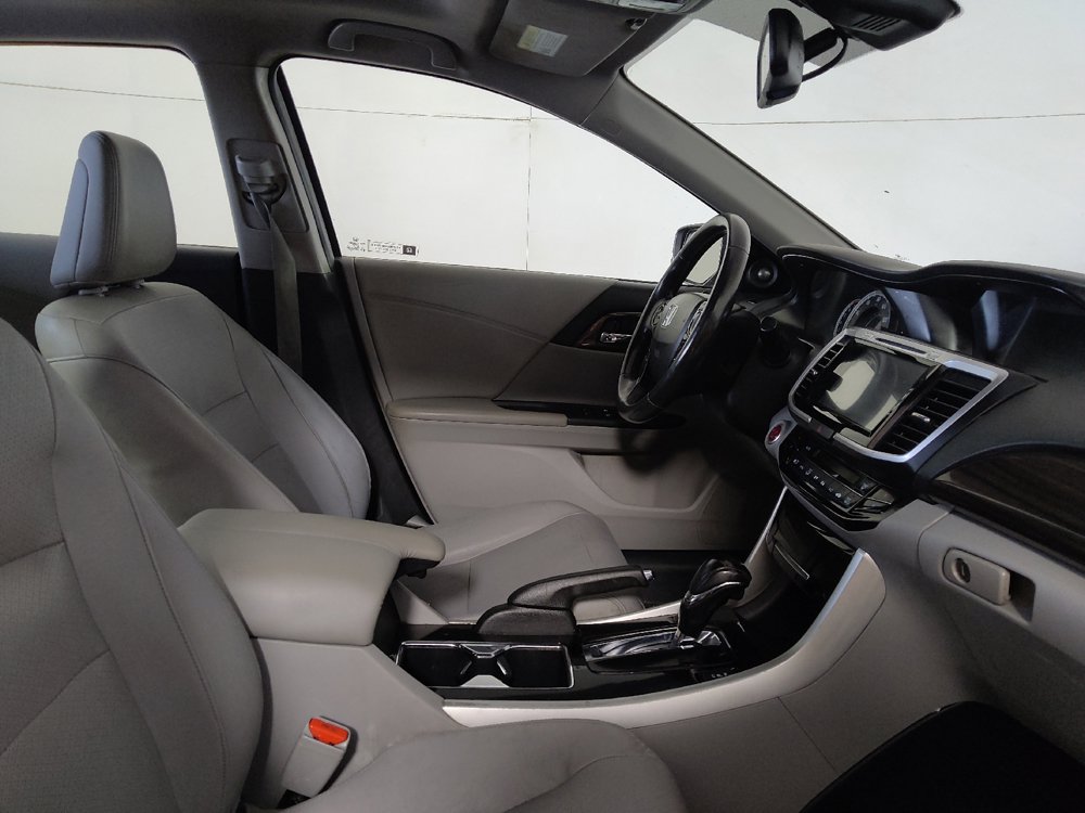 Used 2017 Honda Accord EX-L image 21