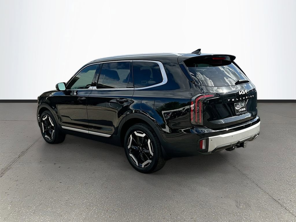 Used 2024 Kia Telluride EX w/ EX Captain's Chair Package AWD/4WD image 5