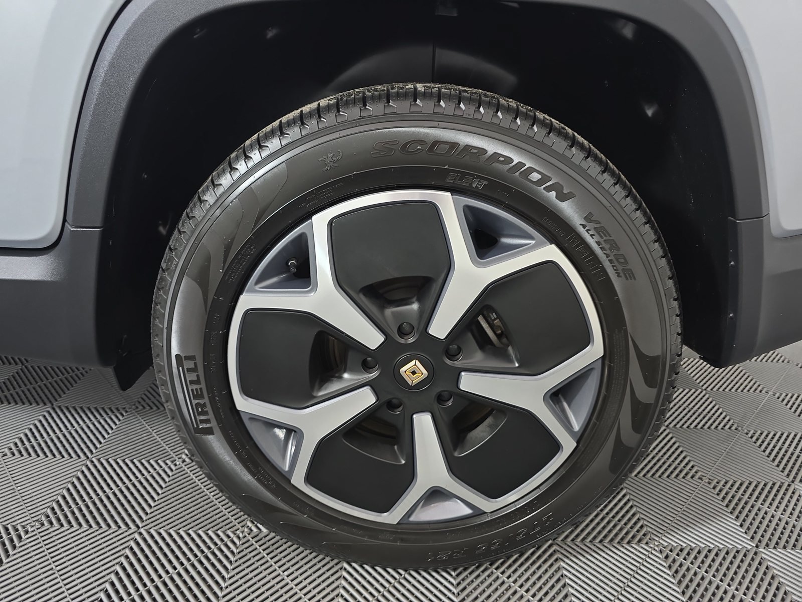 Used 2024 Rivian R1T Adventure Dual AWD/4WD image 10