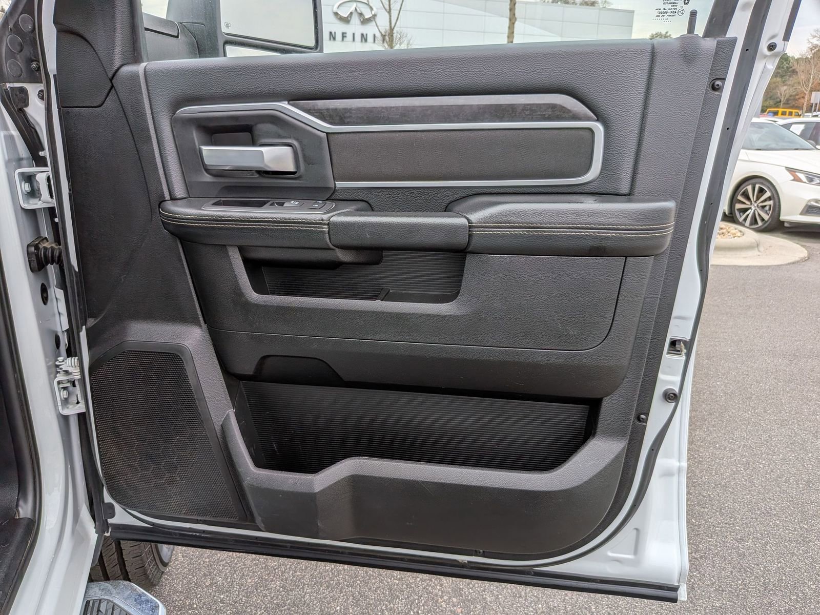 Used 2024 RAM 2500 Big Horn image 33