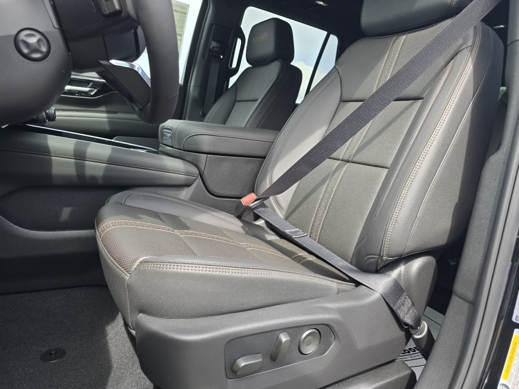 New 2026 Chevrolet Tahoe High Country AWD/4WD image 15