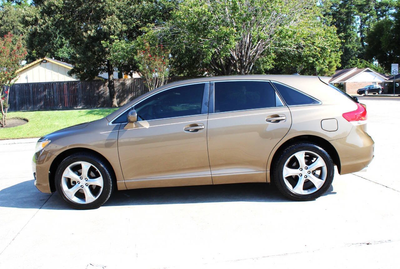 Used 2010 Toyota Venza w/ Security Pkg FWD image 3
