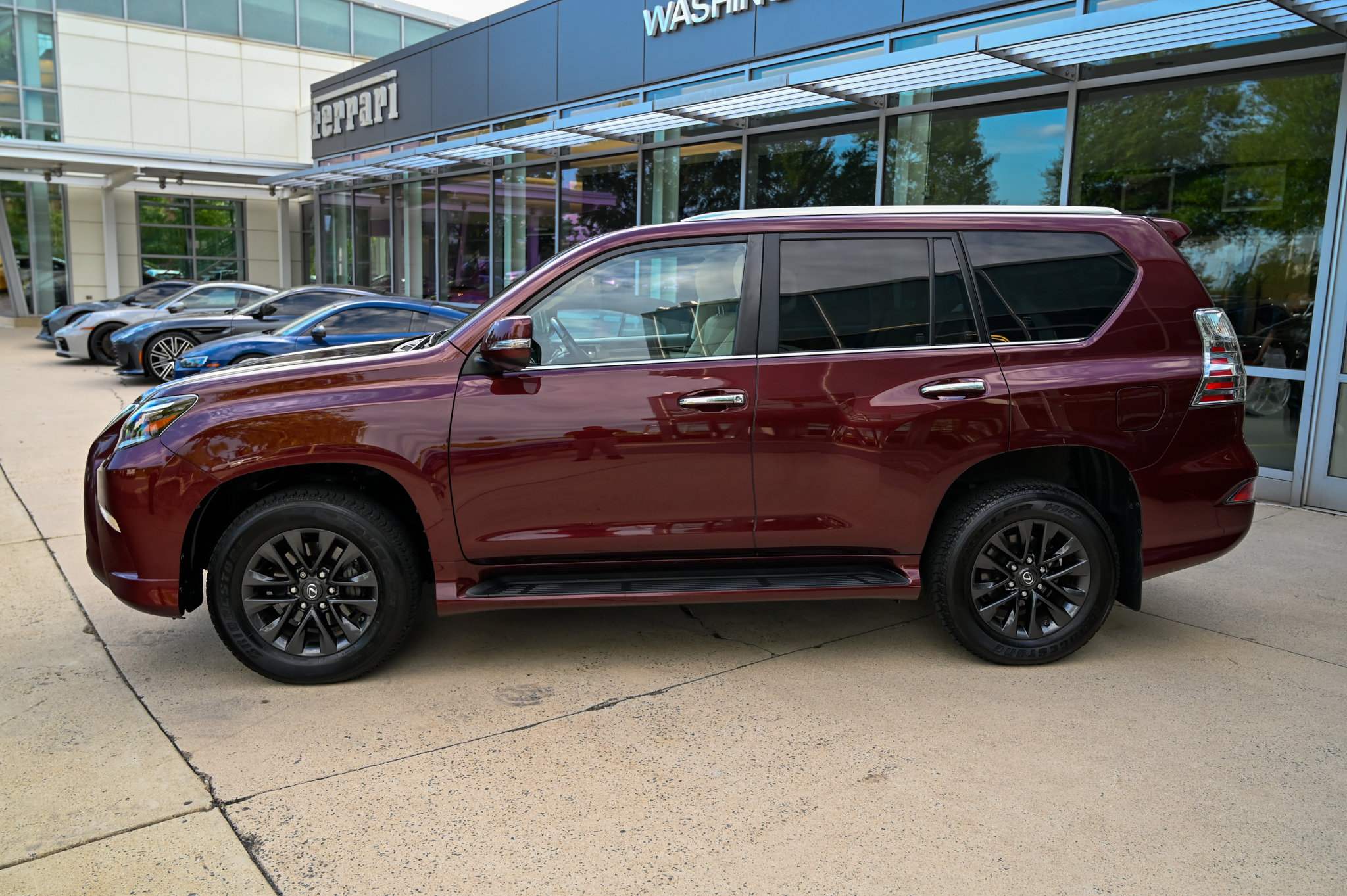 Used 2021 Lexus GX 460 Premium w/ Premium Package AWD/4WD image 8