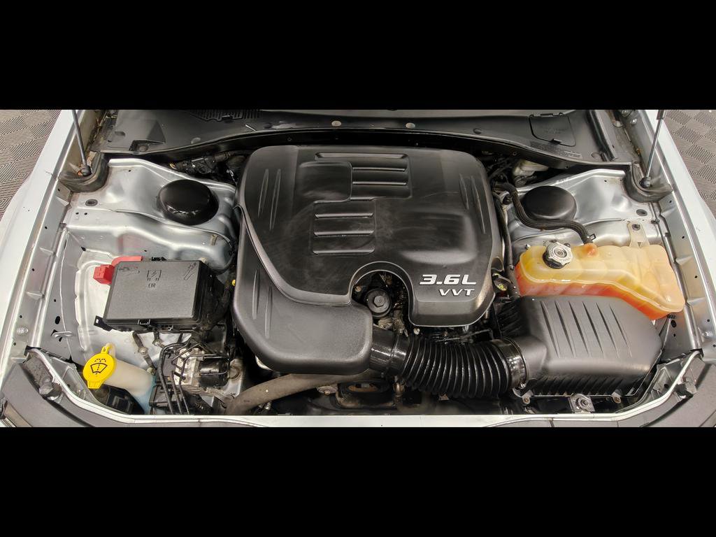 Used 2013 Chrysler 300 w/ Driver Convenience Group image 52