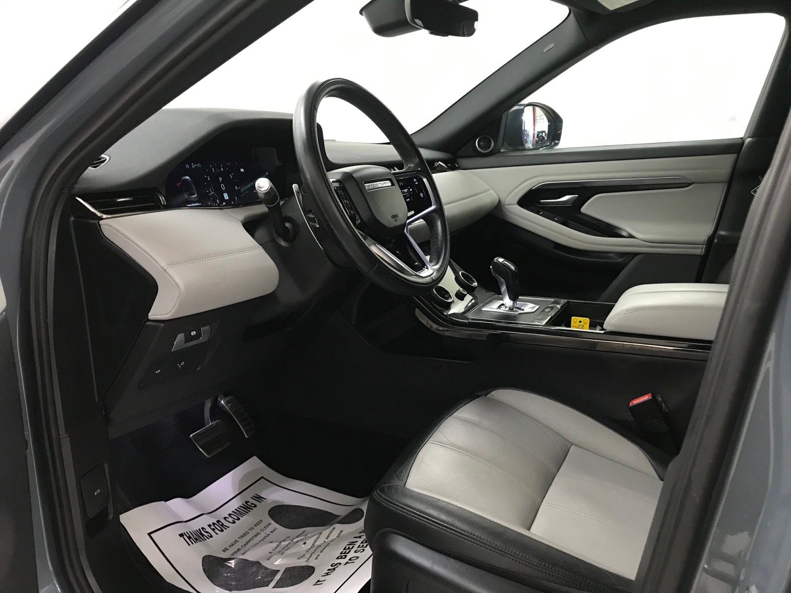 Used 2022 Land Rover Range Rover Evoque R-Dynamic SE AWD/4WD image 9