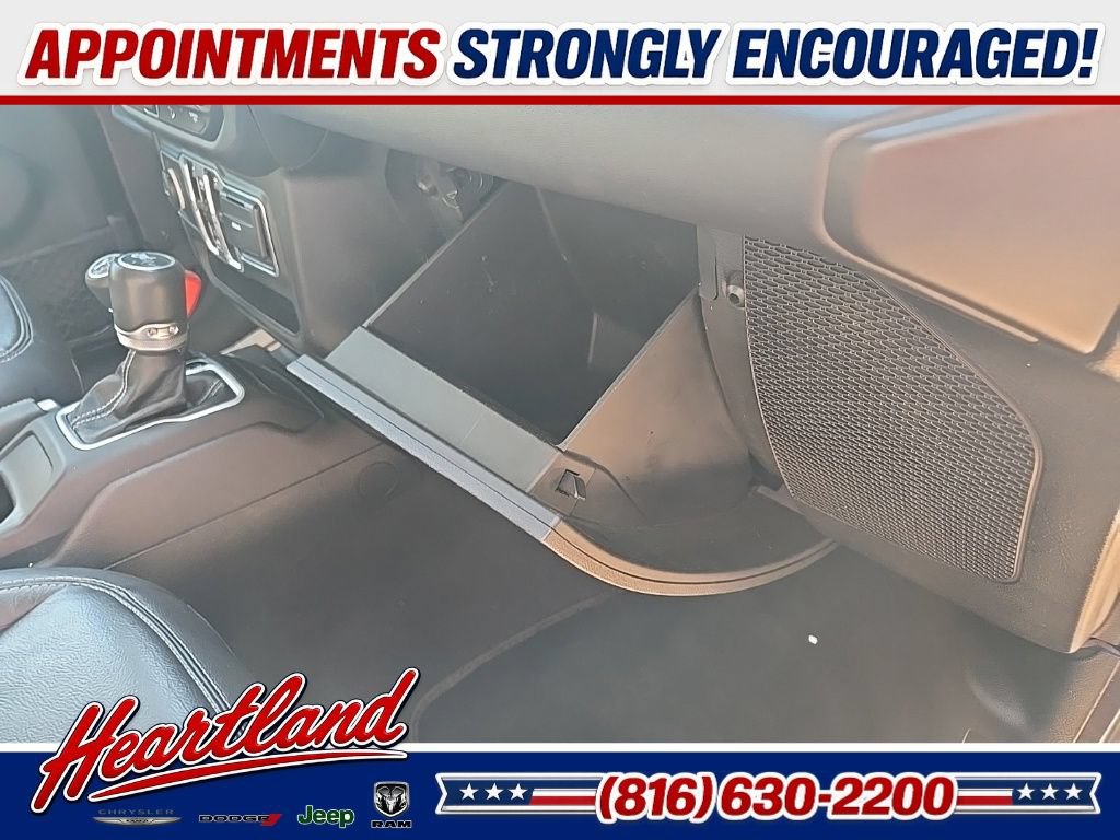 Used 2018 Jeep Wrangler Unlimited Sahara AWD/4WD image 74