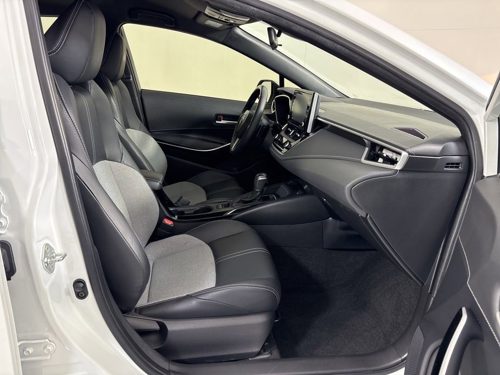 Used 2022 Toyota Corolla XSE FWD image 12