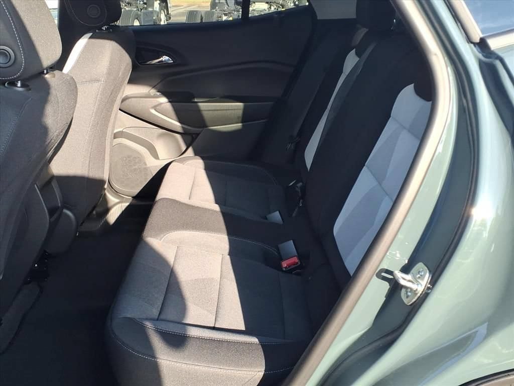 New 2026 Chevrolet Trax LS w/ LS Convenience Package FWD image 17