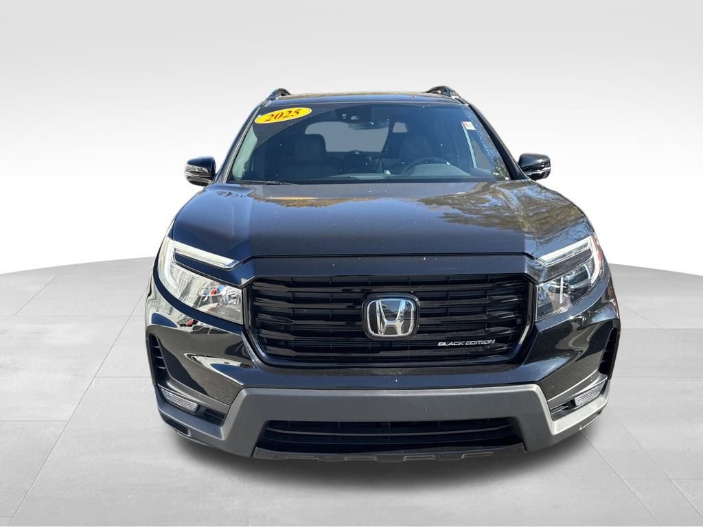 Used 2025 Honda Passport Black Edition image 2