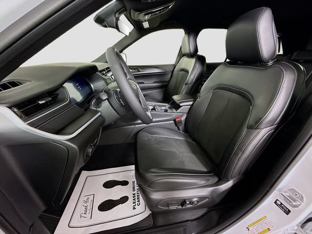 New 2025 Jeep Grand Cherokee Altitude AWD/4WD image 19