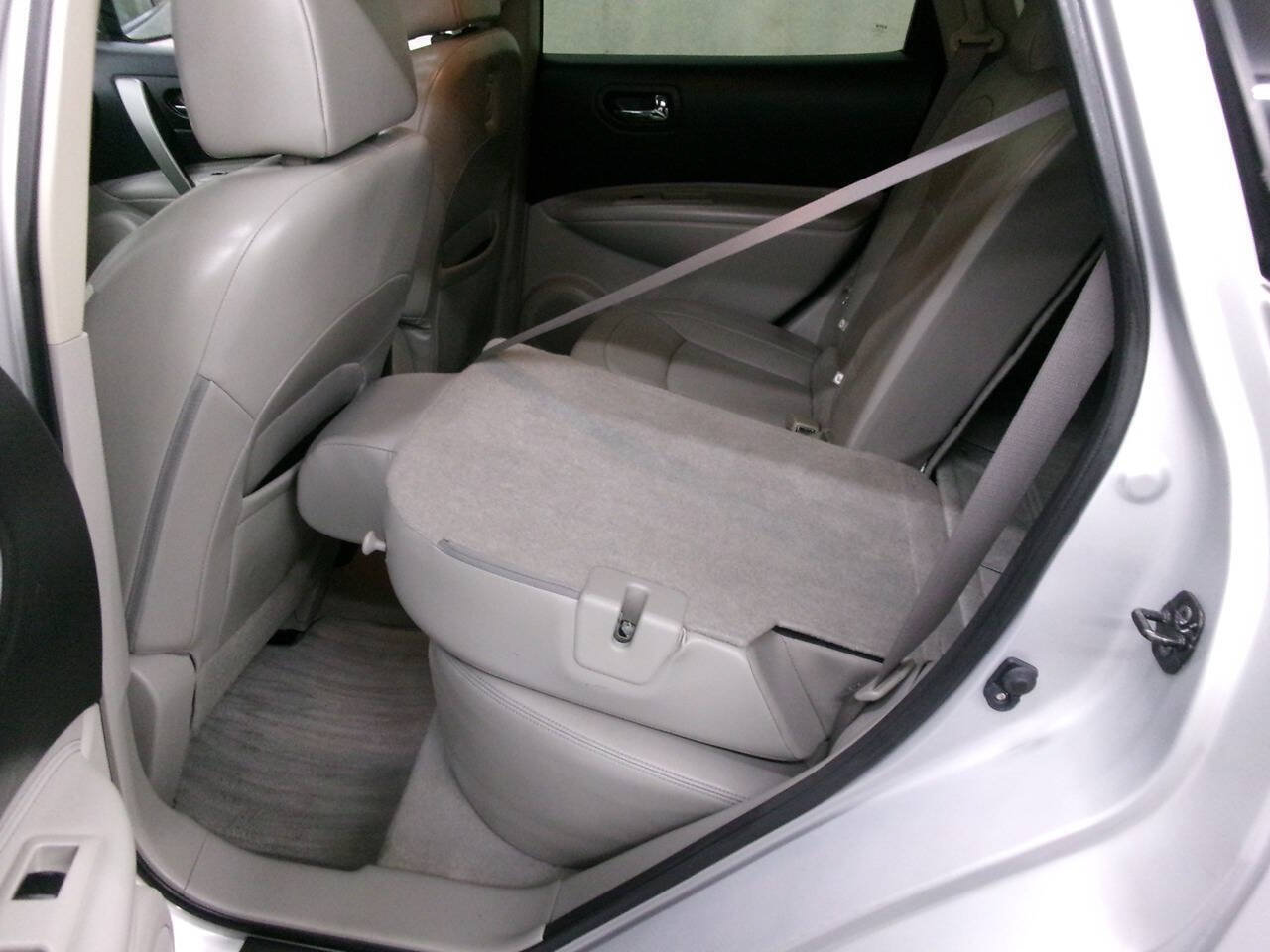 Used 2012 Nissan Rogue SL AWD/4WD image 24