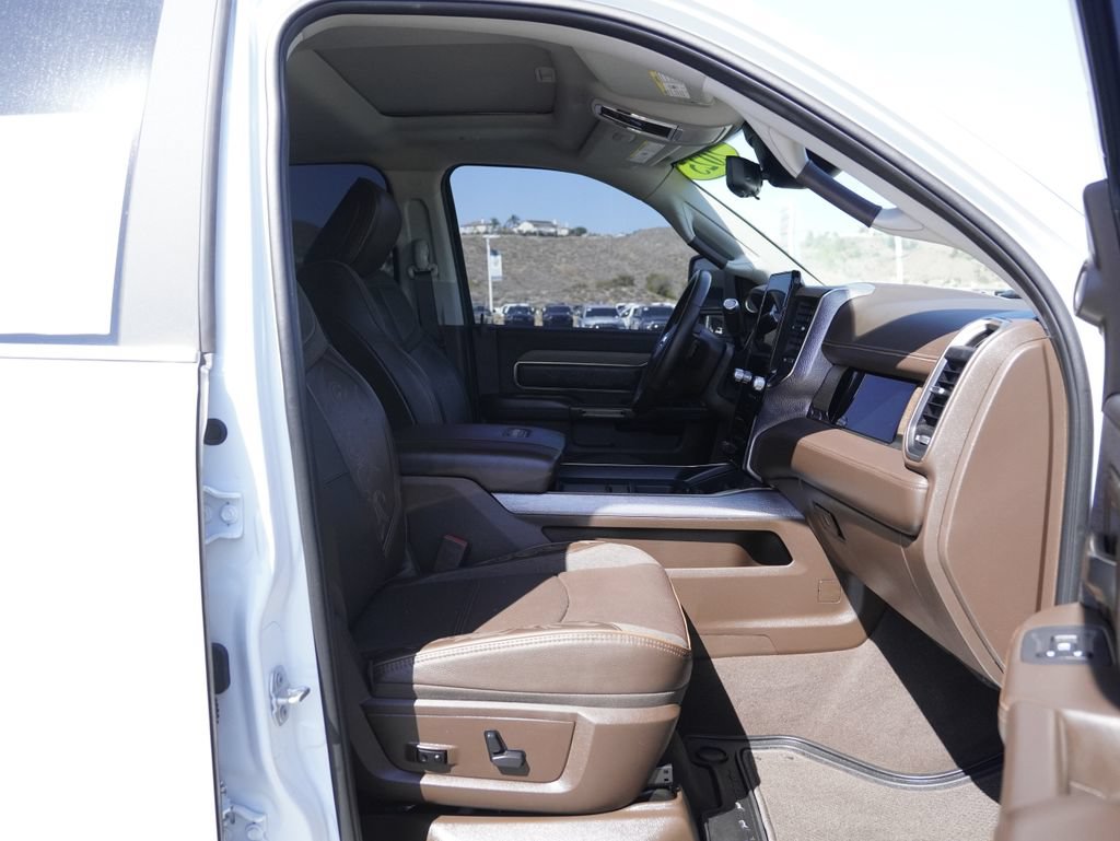 Used 2025 RAM 2500 Limited AWD/4WD image 29