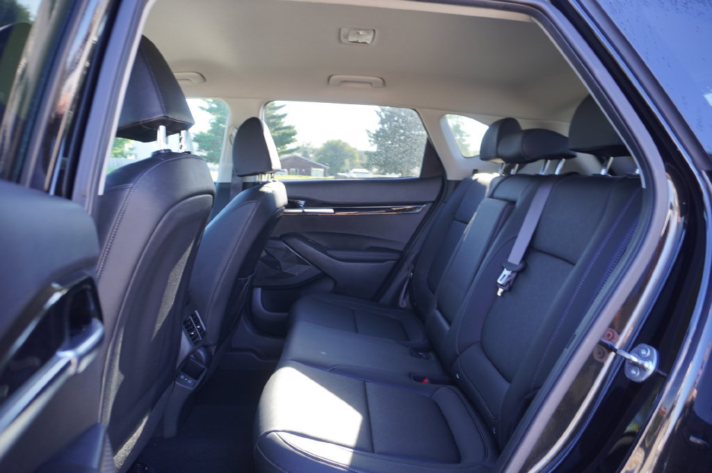 Used 2025 Kia Seltos EX AWD/4WD image 4